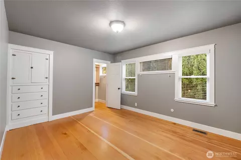 Bedroom - 1705 Marshall Ave, Enumclaw, WA 98022 photo 3 of 5