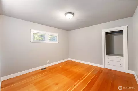 Bedroom - 1705 Marshall Ave, Enumclaw, WA 98022 photo 2 of 5