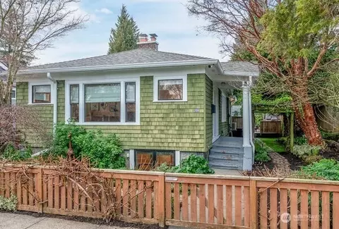 106 NE 46th St, Seattle, WA 98105