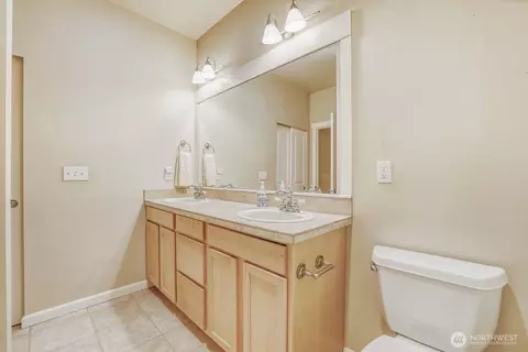 Bath - 23902 33rd Dr SE, Bothell, WA 98021 photo 1 of 2