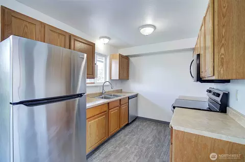 Kitchen - 747 75th St SE #B203, Everett, WA 98203 photo 2 of 2