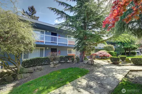 Exterior - 747 75th St SE #B203, Everett, WA 98203 photo 6 of 7