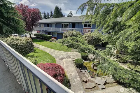 Exterior - 747 75th St SE #B203, Everett, WA 98203 photo 3 of 7