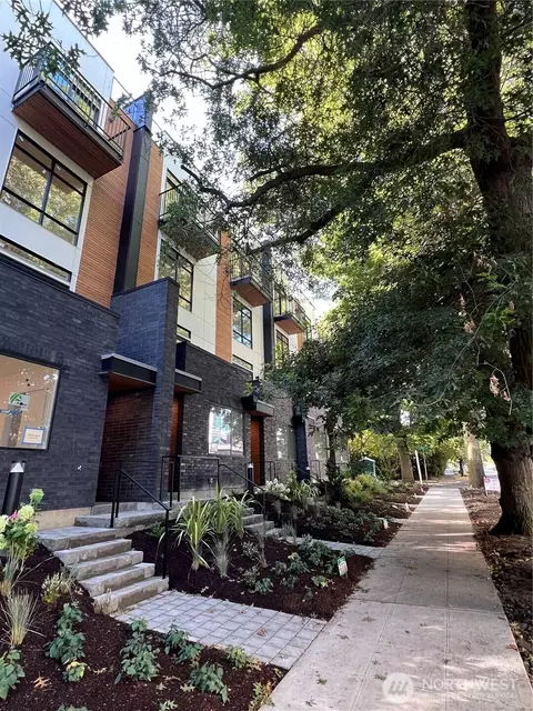 2104 1st Ave N, Seattle, WA 98109