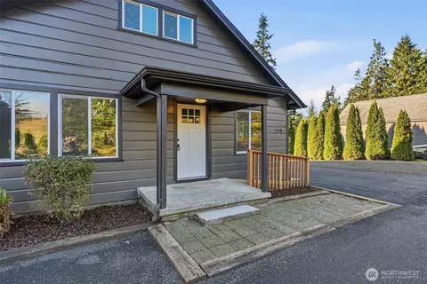 Exterior - 508 Nevada Dr, Longview, WA 98632 photo 6 of 12