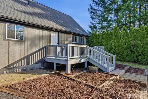 Exterior - 508 Nevada Dr, Longview, WA 98632 photo 7 of 12