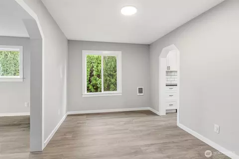 Living - 508 Nevada Dr, Longview, WA 98632 photo 1 of 5