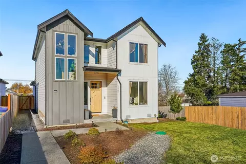 1447 E Harrison St, Tacoma, WA 98404