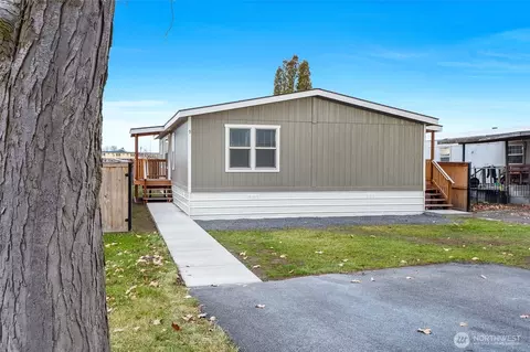 3131 W Wapato Dr #9, Moses Lake, WA 98837