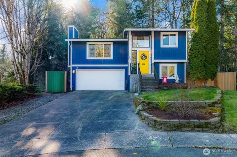 405 Falcon Ct NE, Bremerton, WA 98311