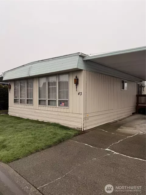 225 NErnst # 43, Oak Harbor, WA 98277