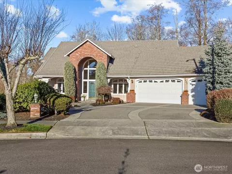 8457 Smugglers Cove Ln, Mukilteo, WA 98275