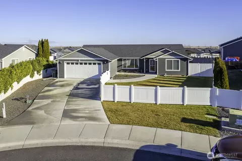 19 Royal Cir, Ephrata, WA 98823