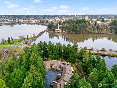 1406 Evergreen Park Ln SW, Olympia, WA 98502