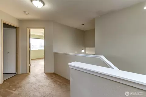 Entry Way - 3436 Wetherbee Ln, Enumclaw, WA 98022 photo 3 of 3