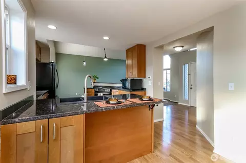 Kitchen - 3436 Wetherbee Ln, Enumclaw, WA 98022 photo 5 of 6