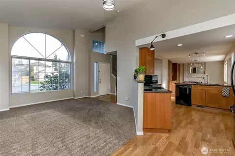 Living - 3436 Wetherbee Ln, Enumclaw, WA 98022 photo 4 of 6