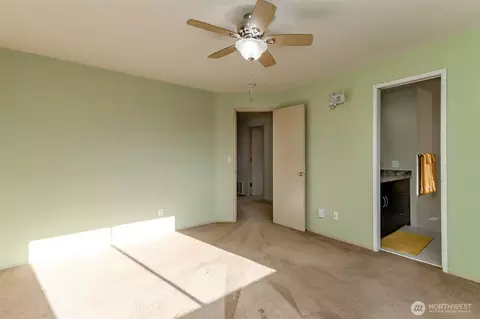 Bedroom - 3436 Wetherbee Ln, Enumclaw, WA 98022 photo 5 of 9