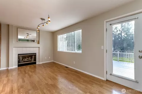 Living - 3436 Wetherbee Ln, Enumclaw, WA 98022 photo 6 of 6