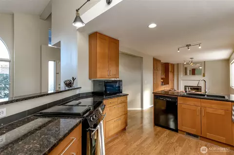 Kitchen - 3436 Wetherbee Ln, Enumclaw, WA 98022 photo 2 of 6