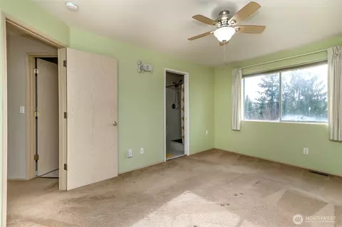Bedroom - 3436 Wetherbee Ln, Enumclaw, WA 98022 photo 3 of 9