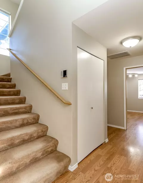 Entry Way - 3436 Wetherbee Ln, Enumclaw, WA 98022 photo 2 of 3