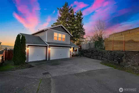 2103 NE 6th Cir, Renton, WA 98056