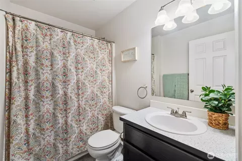 Bath - 19320 74th Ave E, Spanaway, WA 98387 photo 4 of 5