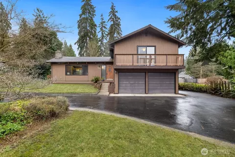 8320 121st St E, Puyallup, WA 98373
