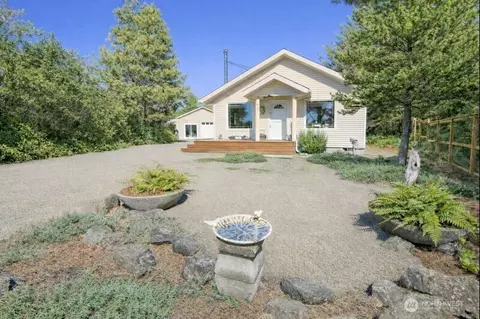 462 Ebb Ct SW, Ocean Shores, WA 98569