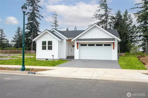 412 W 4th St, Everson, WA 98247