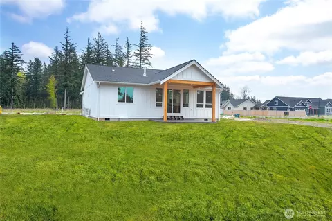 412 W 4th St, Everson, WA 98247 photo 4