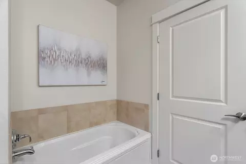 Bath - 15730 116th Ave NE #107, Bothell, WA 98011 photo 3 of 3