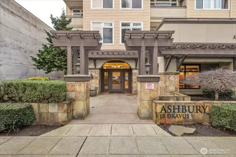 18 Dravus St #207, Seattle, WA 98109