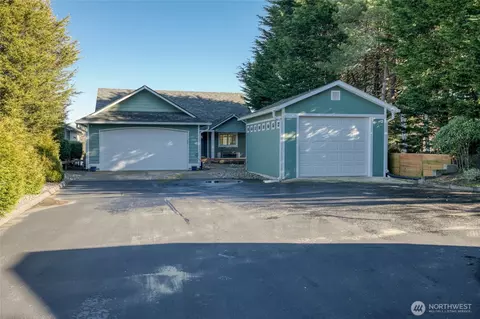 598 Mount Olympus Ave SE, Ocean Shores, WA 98569