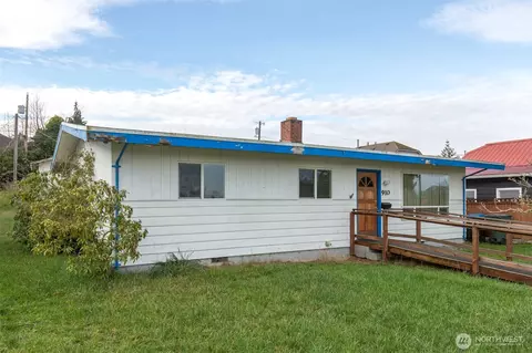 910 E 7th St, Port Angeles, WA 98362