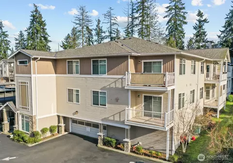 20028 15th Ave NE #105, Shoreline, WA 98155