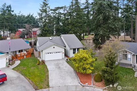 625 NW Mizzen Dr, Oak Harbor, WA 98277