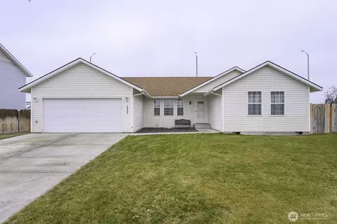 1335 Yost Cir NE, Moses Lake, WA 98837