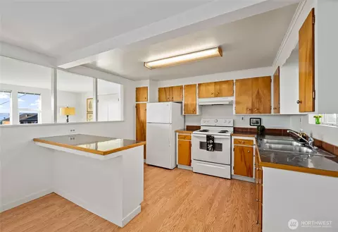 Kitchen - 2112 Rucker Ave #6, Everett, WA 98201 photo 1 of 3