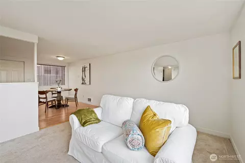Living - 2112 Rucker Ave #6, Everett, WA 98201 photo 1 of 2