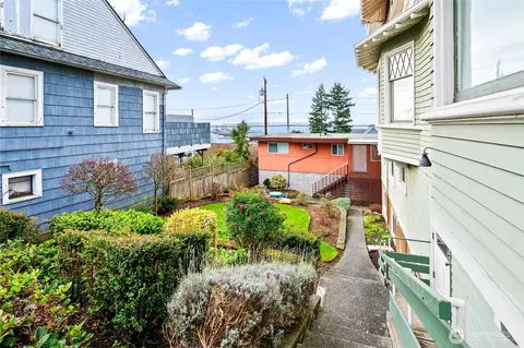 Exterior - 2112 Rucker Ave #6, Everett, WA 98201 photo 3 of 5
