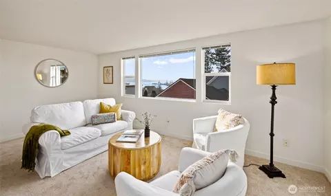 Living - 2112 Rucker Ave #6, Everett, WA 98201 photo 2 of 2