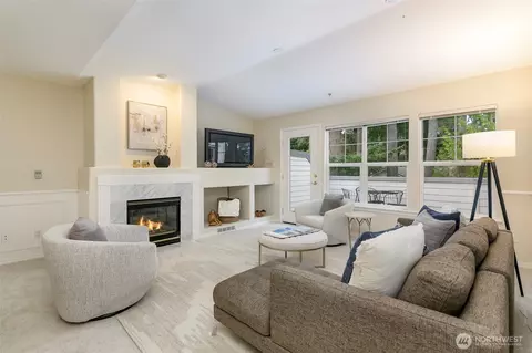 8500 Main St #F305, Edmonds, WA 98026