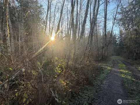 400 House Pl, Camano Island, WA 98282