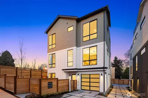 4421 2nd Ave NE, Seattle, WA 98105
