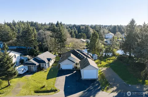 650 Skamokawa Ct SE, Ocean Shores, WA 98569