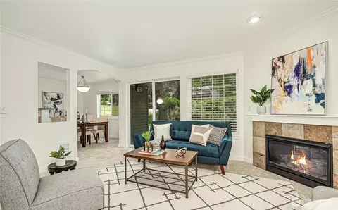 25025 SE Klahanie Blvd #J102, Issaquah, WA 98029