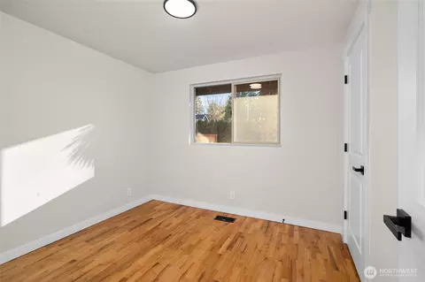 Bedroom - 21105 7th Ave W, Bothell, WA 98021 photo 3 of 4