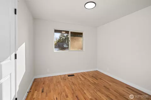 Bedroom - 21105 7th Ave W, Bothell, WA 98021 photo 4 of 4
